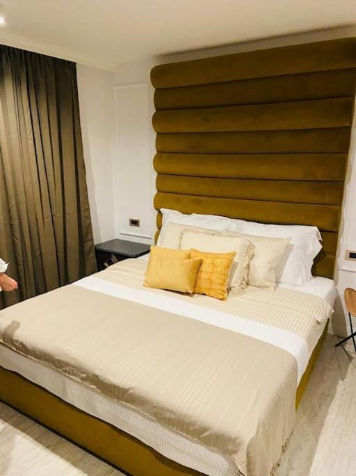 Luxury Royal Iris * Njivice